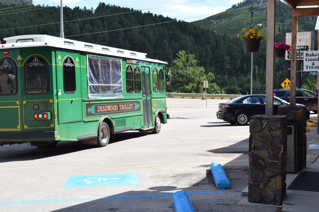 Motel Deadwood Station Bunkhouse And Gambling Hall Exterior foto