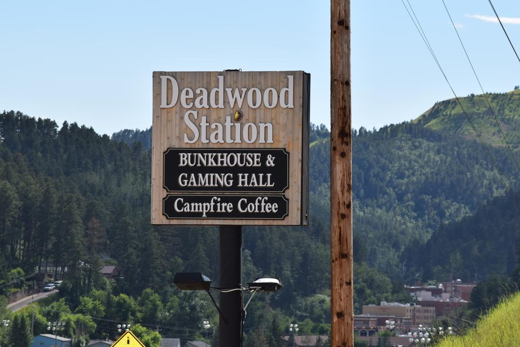 Motel Deadwood Station Bunkhouse And Gambling Hall Exterior foto