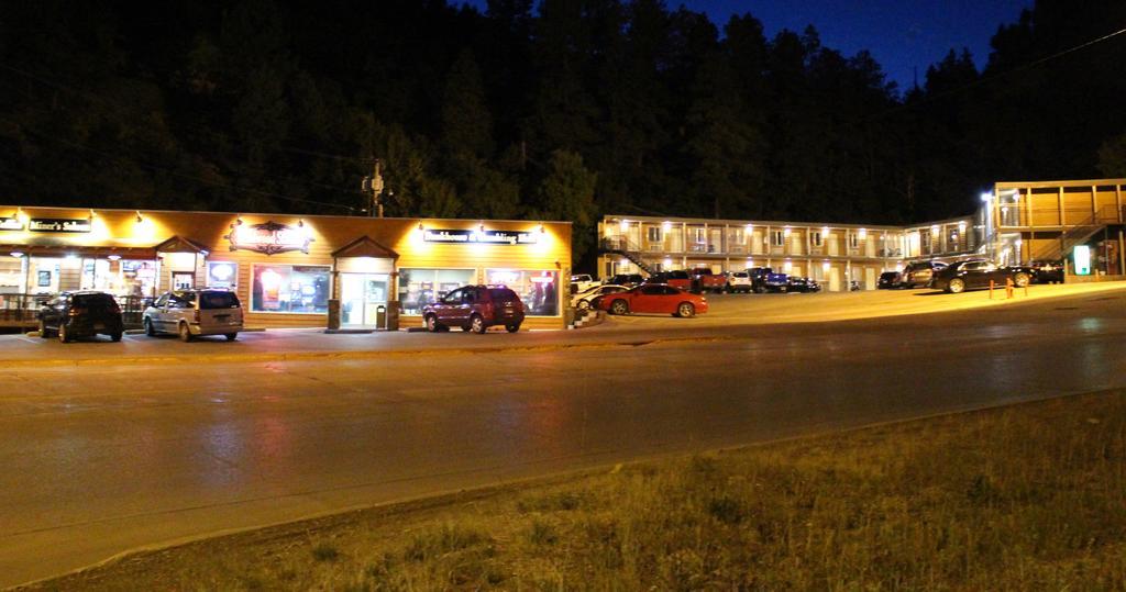 Motel Deadwood Station Bunkhouse And Gambling Hall Exterior foto